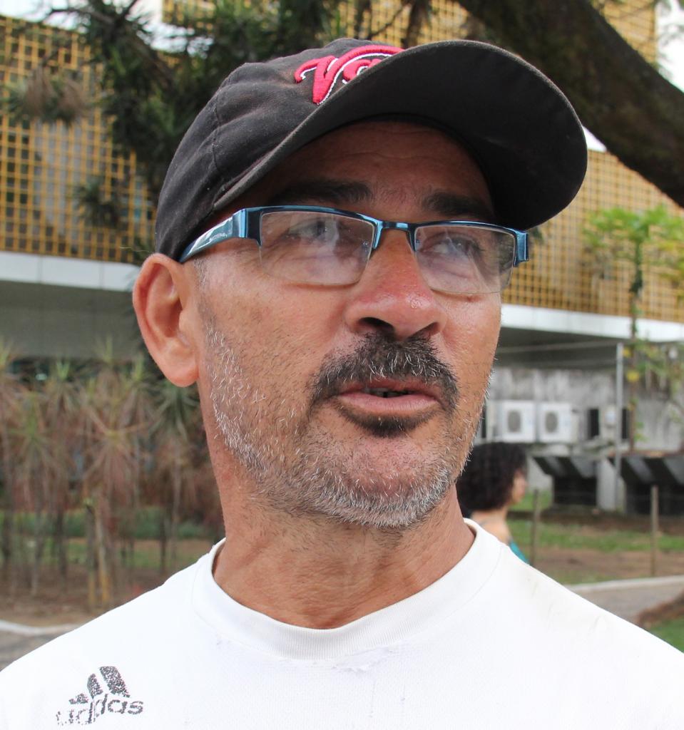 “Eu analisei as propostas dos candidatos pelo horário eleitoral na televisão. Não utilizo a internet, por isso não sei como foi a campanha nela. Acho que os próximos governantes do Brasil e Minas Gerais precisam desenvolver ações para melhorar de uma forma geral a saúde, segurança, educação e em especial à geração de emprego. Não sei apontar alguma ação mais específica”. Willian Antônio Alves, 52 anos, motorista.