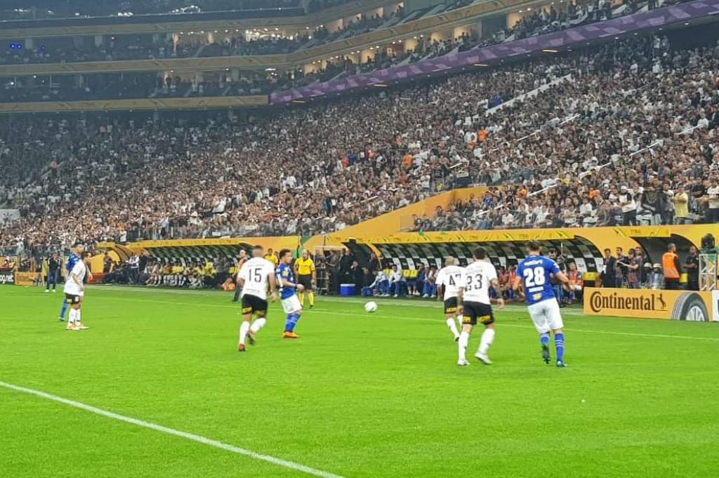 Repleto de desfalques, Timão encara o Cruzeiro na Arena Corinthians