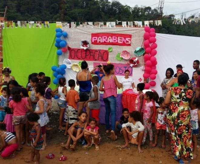 A festa foi aberta ao público, incluindo crianças, que contaram com diversas brincadeiras no evento 