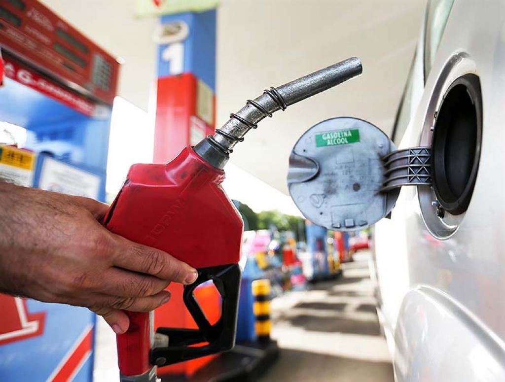 O litro do combustível passa a ser negociado a R$ 1,8623 nas refinarias da Petrobras a partir de amanhã.   