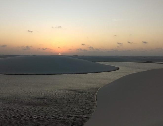 Nesse período o sol nasce às 5h07 e se põe às 17h58 e a adoção do horário de verão visa aproveitar melhor a luz solar