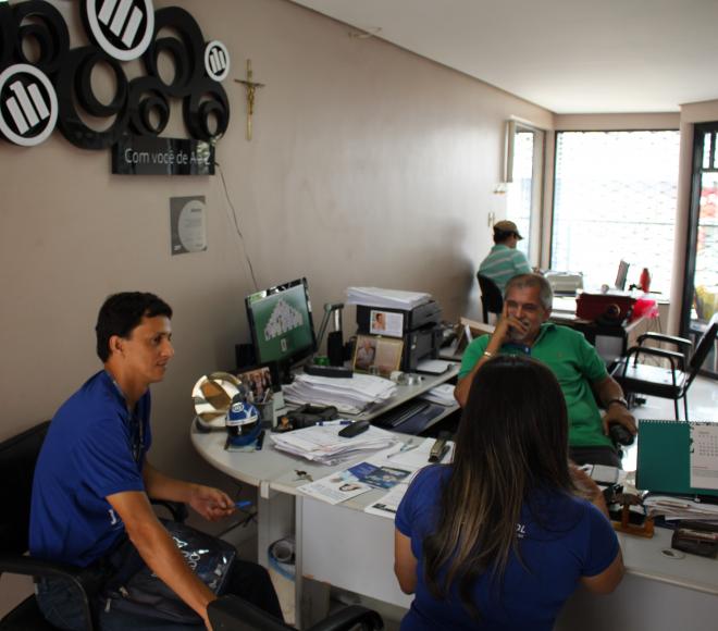 Ronaldo da Sede Seguros recebeu a equipe da Aciapi-CDL durante a ação  Fernando Lopes: