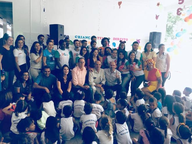 Estudantes da Escola Municipal Infantil Lua De Cristal