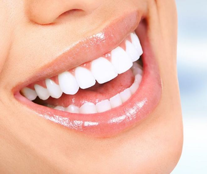 A relevância dessa inciativa se torna ainda mais evidente quando observamos que o uso de escova, creme e fio dental é feito por somente 53% dos brasileiros