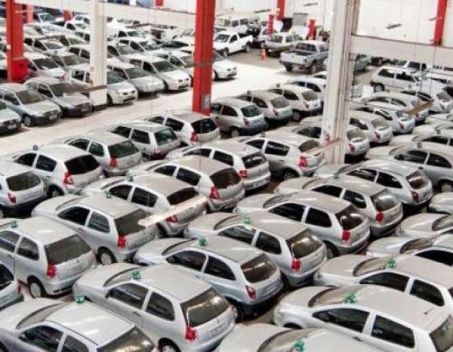 O custo é de R$1.450,35 por dia, gerando prejuízos de R$ 63.815.400,00 a cada dia que o estoque fica parado