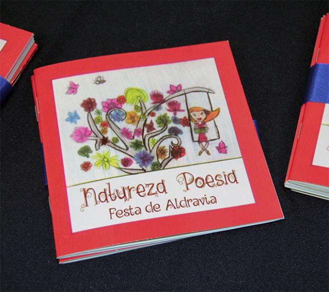 A capa do livro reflete as cores e sentimentos do interior