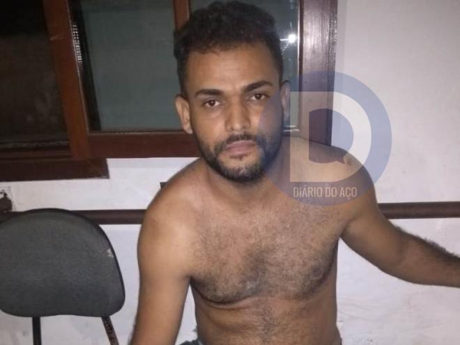Willian tentou fugir da abordagem, mas não teve sucesso