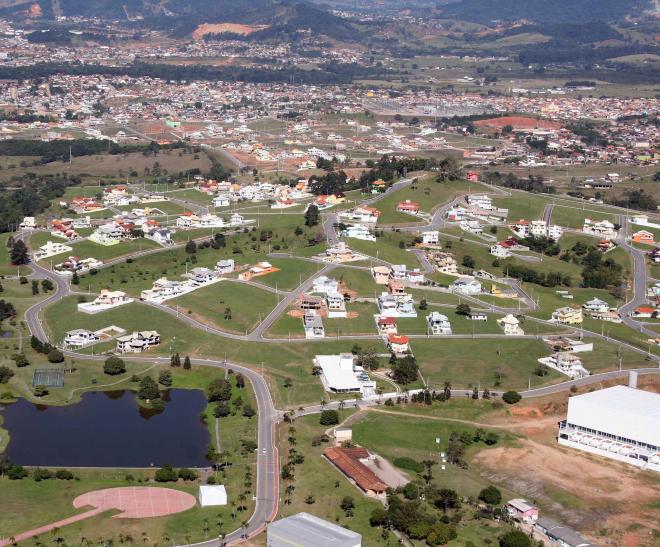 O processo urbanístico é estruturado de acordo com as normas construtivas do município
