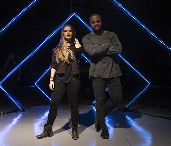 Camila Campos e Weslei Santos cantam juntos