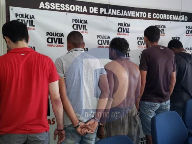 Os presos estão à disposição da Justiça