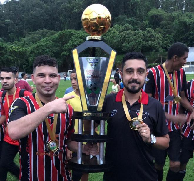 Campeões acesitanos pelo Industrial, o meia Vinha e o treinador Guilherme Rezende vão defender a Seleção de Timóteo