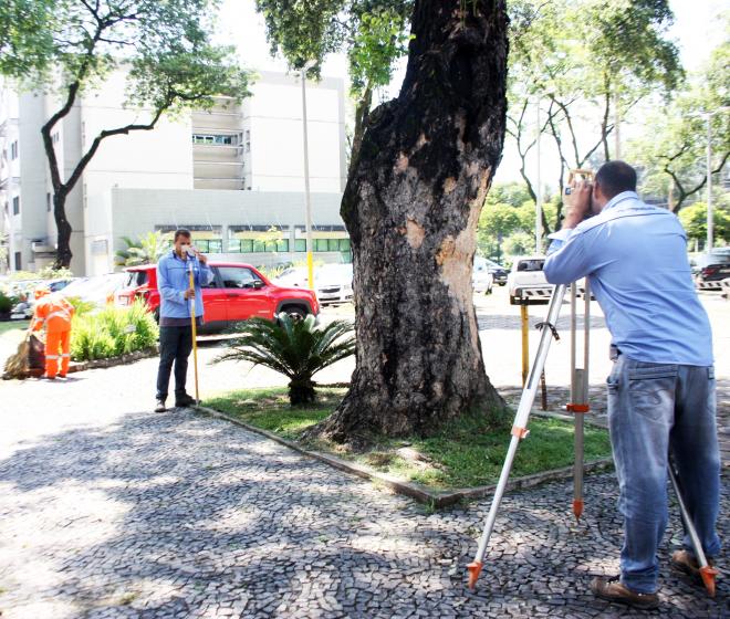 Para adiantar o processo de construção, o TJMG realizou trabalhos de topografia na área doada