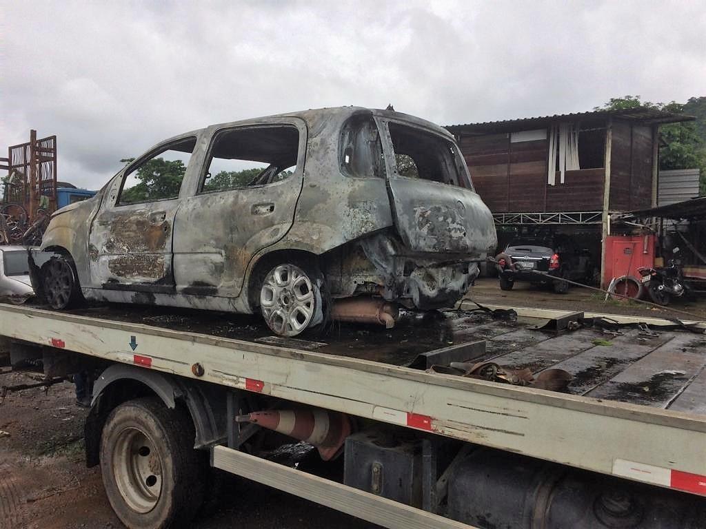 Carro de Bela Vista de Minas foi encontrado incendiado, polícia afirma que foi usado em fuga de atiradores após execução hoje cedo 