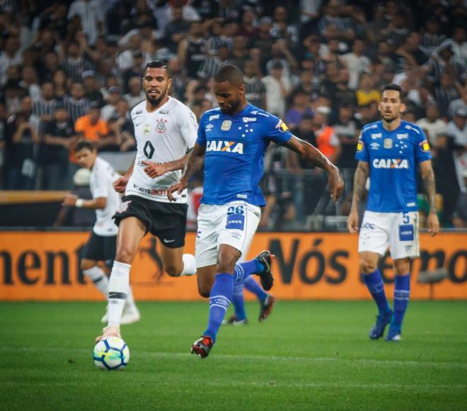 O Cruzeiro segue irredutível na decisão de não abrir mão do atleta