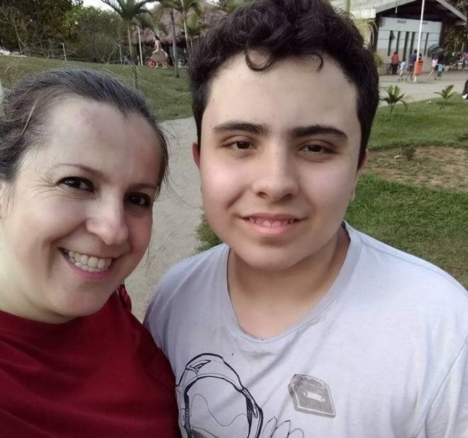 Roseli Loures ao lado do seu filho, Luiz Felipe Lopes