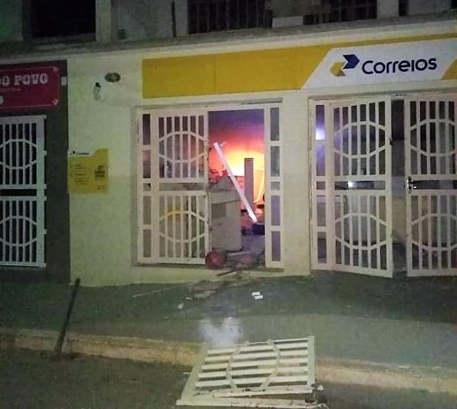 Polícia Militar informou que arrombadores não conseguiram levar dinheiro no ataque aos Correios 