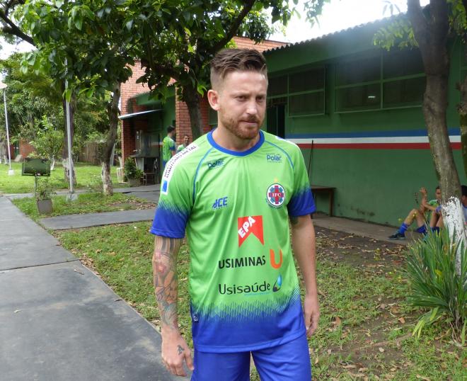 O chute de fora da área é uma das características do meia atacante Aldair