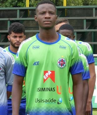 O zagueiro Ulisses sofreu uma fratura na tíbia e deve ficar quatro meses sem jogar