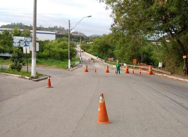 Ponte foi totalmente fechada no começo da manhã de hoje