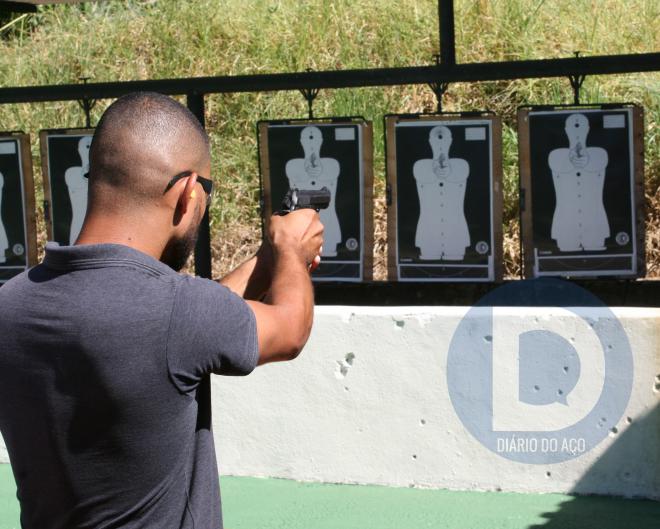 No Vale do Aço, foi registrado um aumento do número de interessados em aprender a atirar com uma arma e em fazer a avaliação psicológica