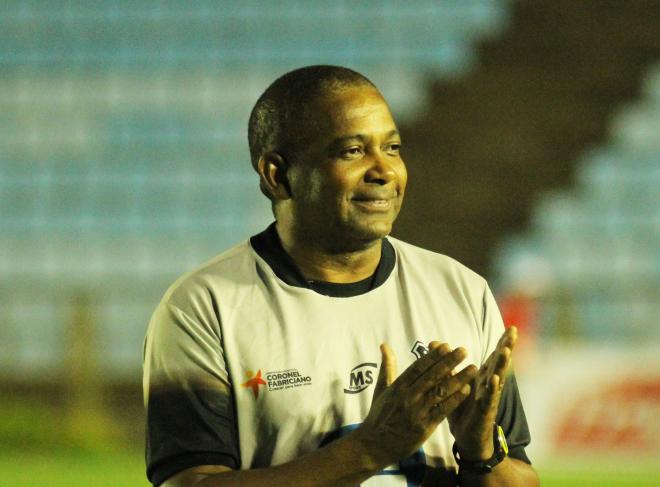 Primeira missão de Gérson Evaristo será fazer o Tupi vencer e se afastar da ameaça de rebaixamento