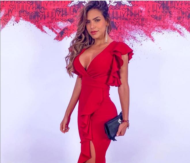 Erika também comentou que existe um um estereótipo associado a mulheres bonitas