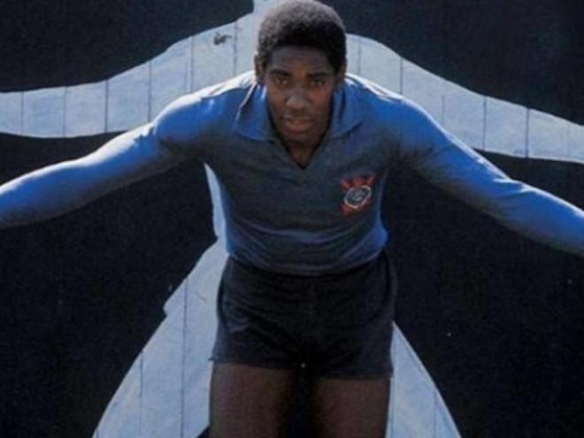 Jairo fez história em clubes como o Coritiba e Corinthians