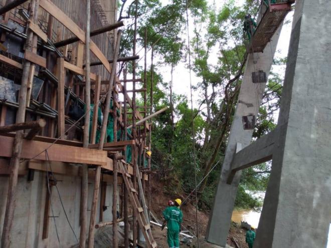As obras na ponte velha estão na fase de reforço da fundação da estrutura, que deverá suportar veículo de qualquer porte
