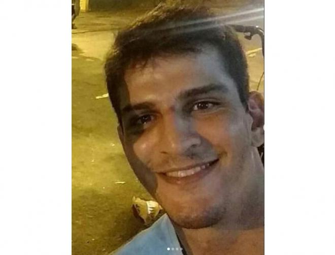 Vinicius Batista Serra, de 27 anos, alega que tomou vinho e surtou, ao entrar no prédio, deu nome falso 