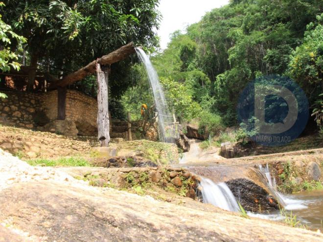 As pousadas estão localizadas próximas a atrativos naturais, como a Cachoeira da Jacuba, em Jaguaraçu 