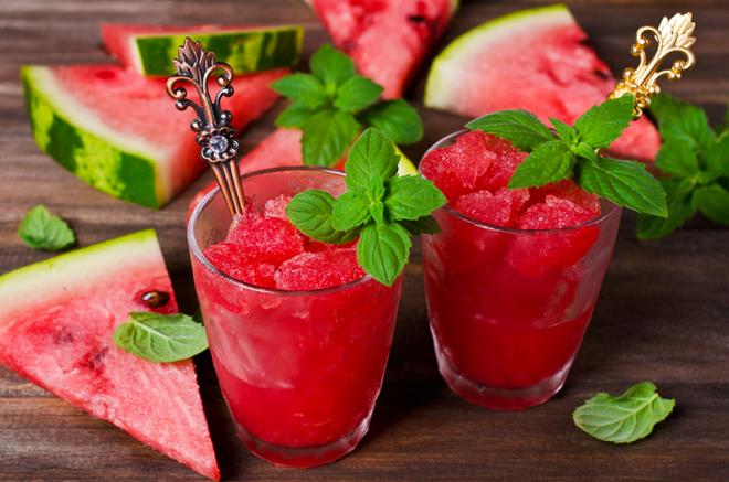 Outra maneira de consumir a melancia é fazer um delicioso sorvete