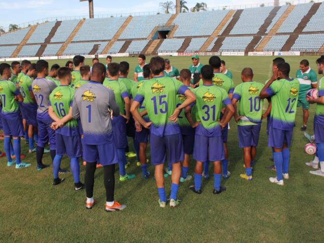 O técnico Gilmar Estevam e seus jogadores esperam obter a primeira vitória no Módulo B