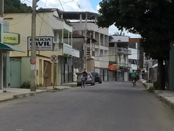 O caso foi repassado para a Delegacia de Polícia Civil em Santana do Paraíso; ajudante permanece foragido