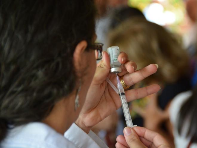 A vacinação é considerada uma forma eficaz na prevenção da doença