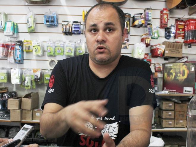 Para Alex Pereira vendas caíram mais de 50% desde segunda-feira (18)