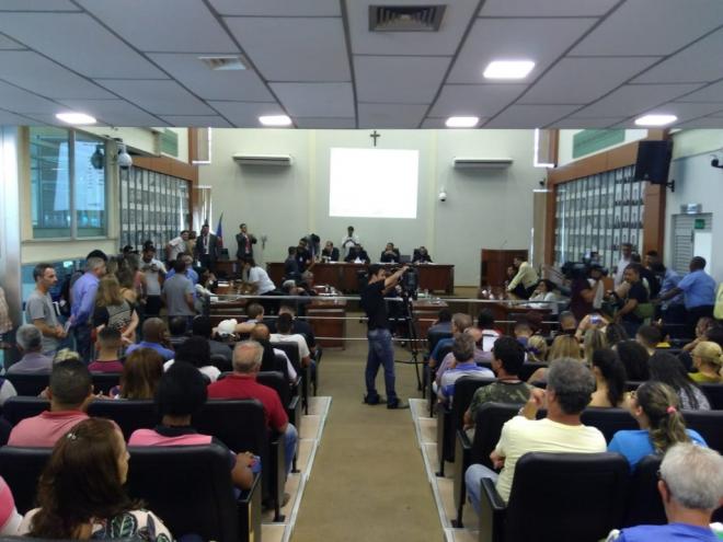 A reunião foi iniciada com um fator surpresa