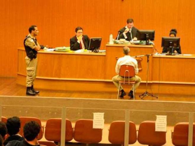 O soldado PM Victor Emmanuel já tinha sido levado a julgamento por outros assassinatos, e tinha sido absolvido 