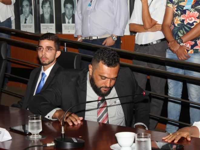 Gustavo Nunes e Ley do Trânsito assumirão, respectivamente, as cadeiras dos vereadores Luiz Márcio e Rogerinho, presos há mais de um mês 