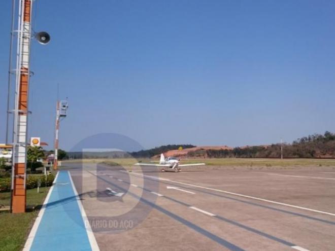 Devido às más condições da pista do Aeroporto Regional do Vale do Aço, a Agência Nacional de Aviação Civil suspendeu todas as operações no terminal aéreo