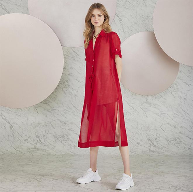 A leveza do vestido-chemise da Litt