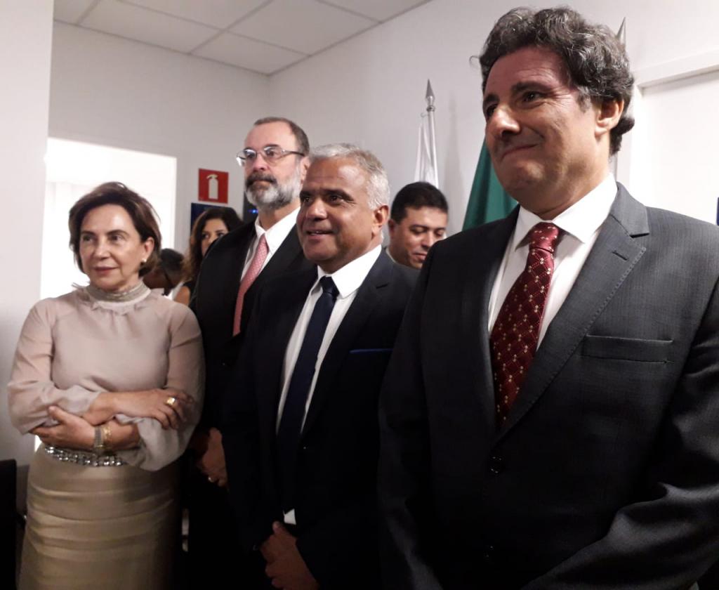 Nardyello, a Corregedora Geral, Maria do Carmo, Ministro Superior do Tribunal de Justiça, Sebastião Alves dos Reis Junior e do presidente do Tribunal Regional Federal, Carlos Eduardo Moreira 