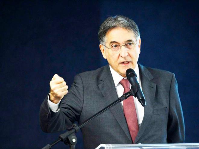 Ex-governador de Minas Gerais é suspeito dos crimes de lavagem de dinheiro e tráfico de influência