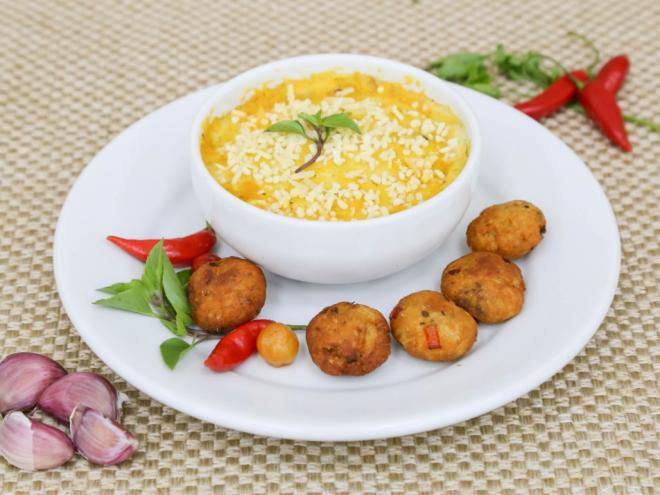 Caldo e Cia - Escondido do Fla mais bem acompanhado         Escondidinho de batata doce com bolinho de frango      Endereço: Av Ary Barroso, 1203 - Serenata - Timóteo
