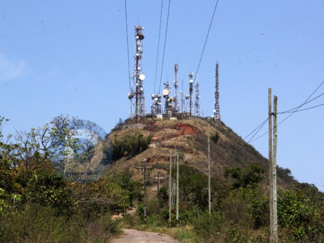 Atualmente, parte do pico está tomada por antenas de transmissão, algumas instaladas de forma irregular