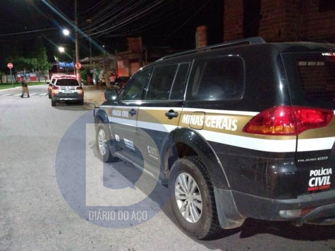 A perícia da Polícia Civil foi acionada pela PM, mas a vítima não apresentava ferimentos graves