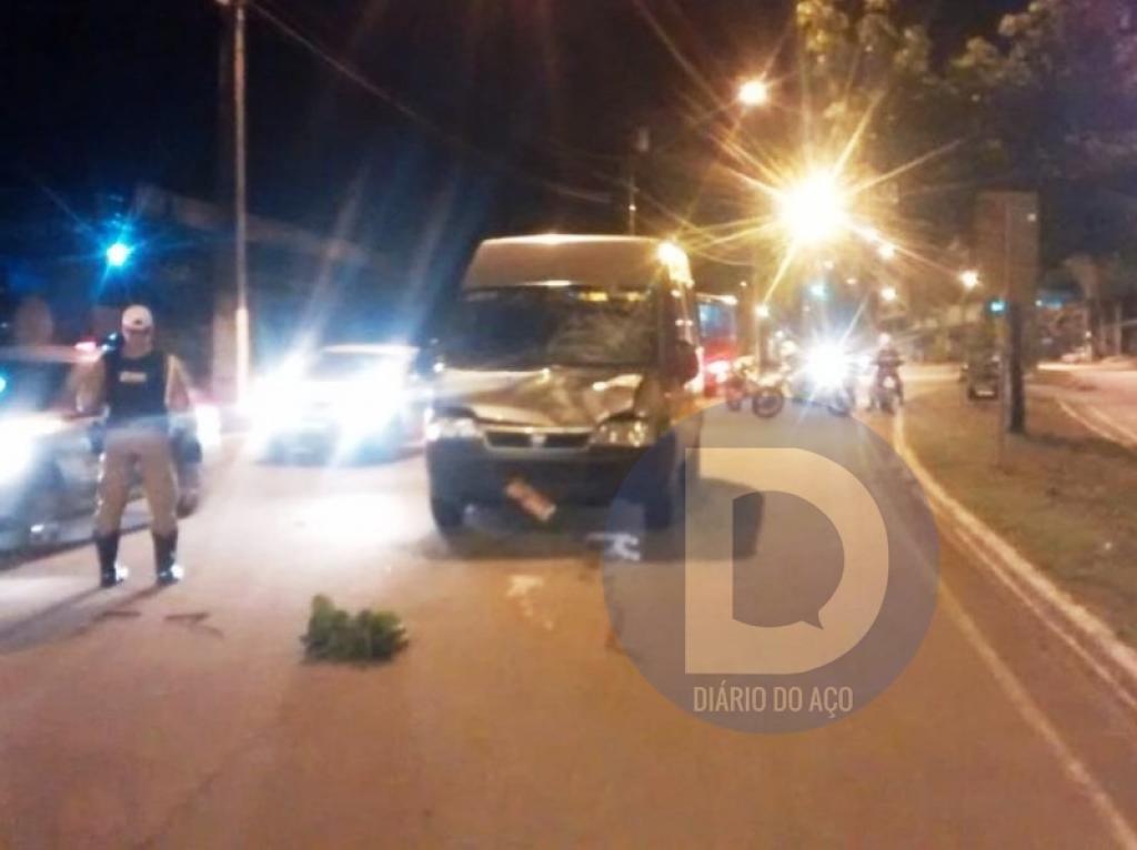 A motorista da van alega que tentou evitar a colisão, mas não conseguiu parar a tempo
