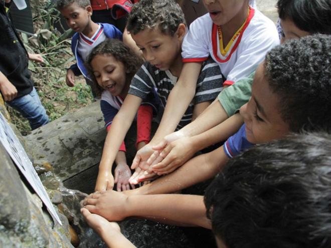 Alunos de Ipatinga se encantaram com a Biquinha no Ipaneminha
