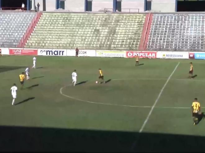 O Ipatinga derrotou o Serranense por 4 a 2, na Arena do Calçado