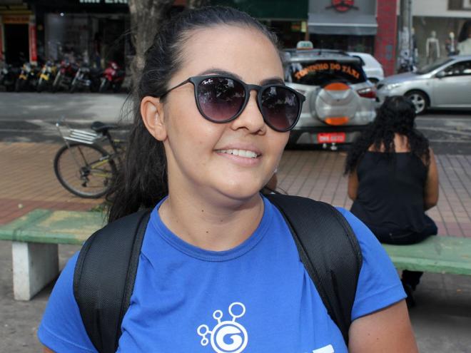  ''Esse aniversário de Ipatinga tem que ser comemorado, porque é uma cidade, relativamente nova, mas mesmo assim, é uma cidade grande e com bom comércio. E pretendo participar das atividades de comemoração. Agora, faltam mais áreas públicas de lazer. Precisava de mais áreas, além do Parque Ipanema, para as pessoas levarem crianças e passarem o dia com a família''. Débora Evelyn Almeida, de 28 anos, vendedora.