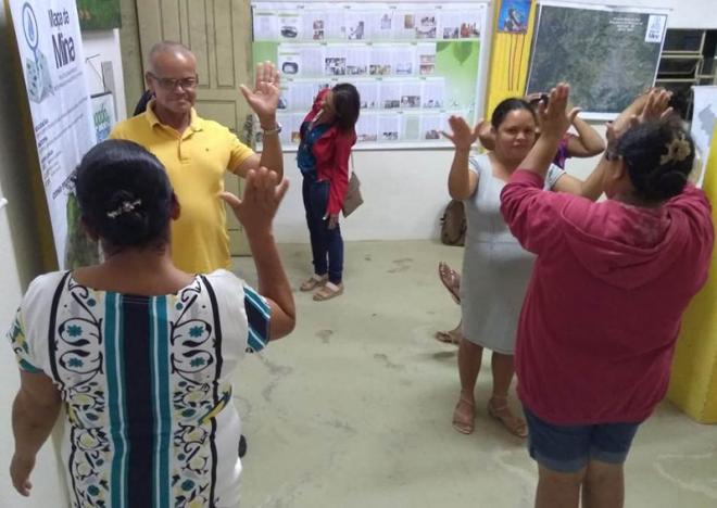 Moradores do Ipaneminha têm aulas de artes cênicas no Clube Dançante Nossa Senhora do Rosário